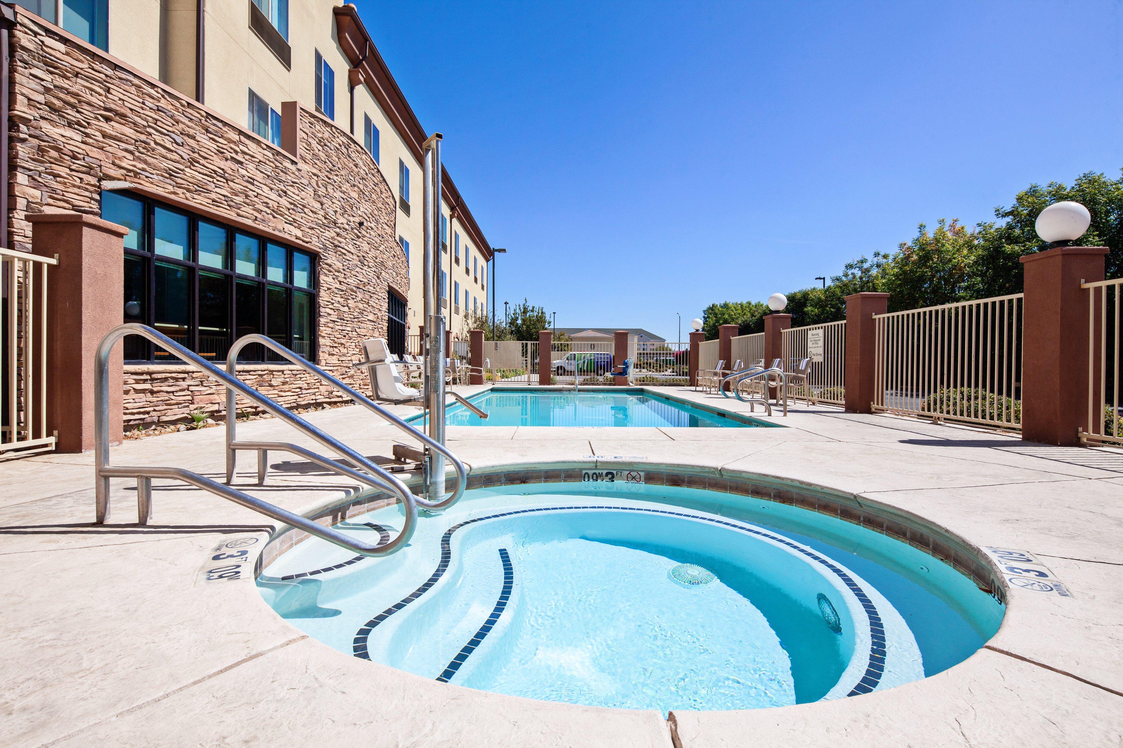 Holiday Inn Express & Suites Clovis Fresno Area By Ihg Zewnętrze zdjęcie
